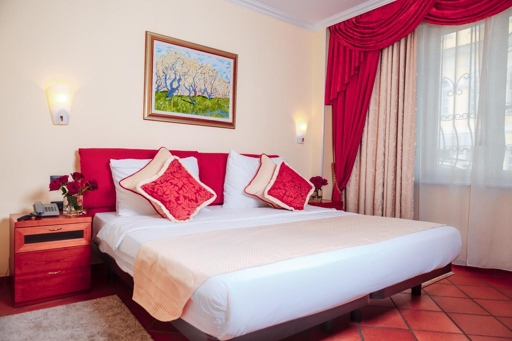 Hotel Pushkin Uralsk Exterior photo
