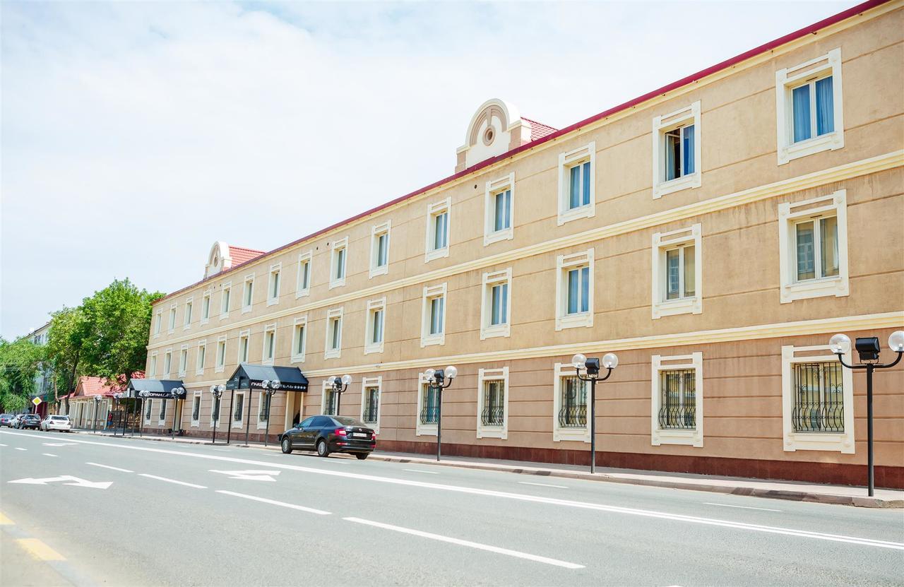 Hotel Pushkin Uralsk Exterior photo