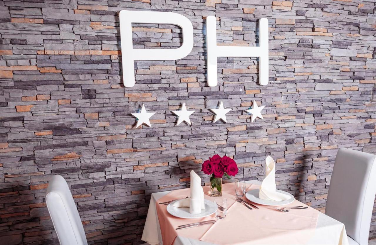 Hotel Pushkin Uralsk Exterior photo