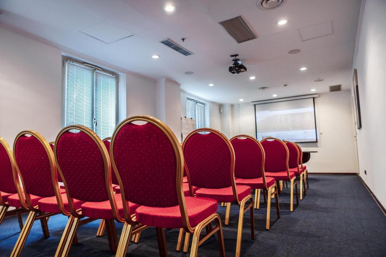 Hotel Pushkin Uralsk Exterior photo