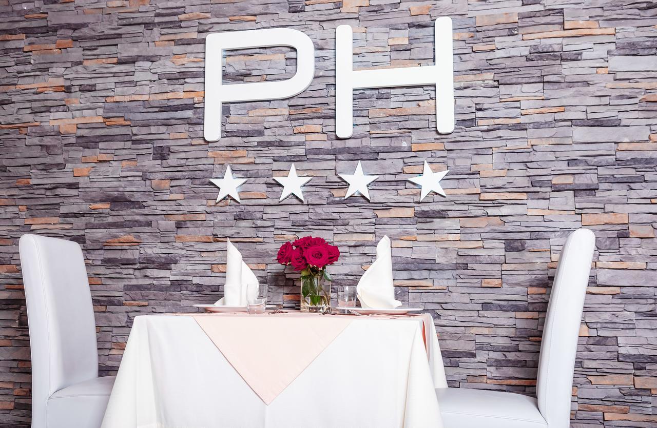 Hotel Pushkin Uralsk Exterior photo
