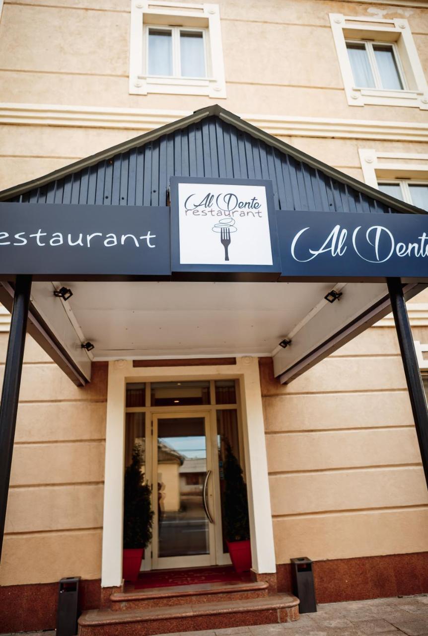 Hotel Pushkin Uralsk Exterior photo